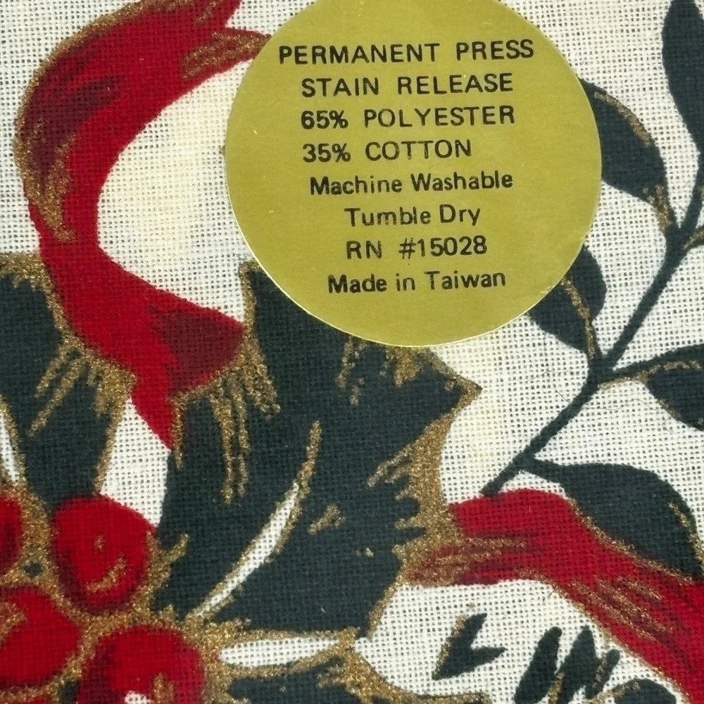 Vtg 90s Bardwil Golden Holly Christmas TableclothNapkins 60x84 Oval 4 NapkinsNEW